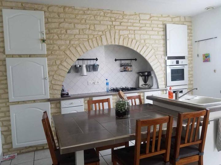 Nous concevons et fabriquons des menuiseries intérieures sur mesure.